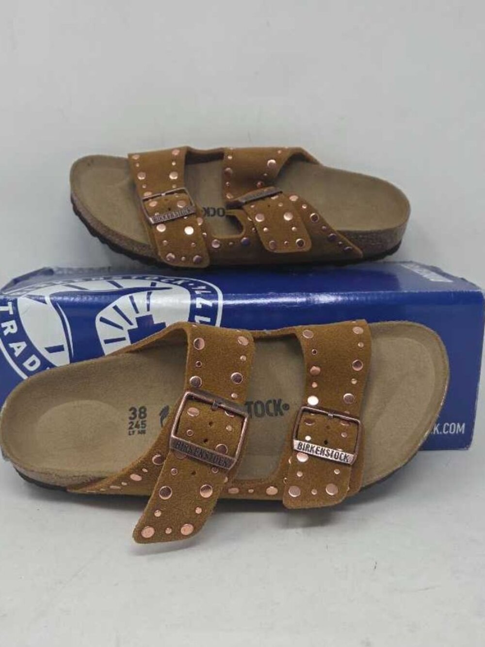 New 38 (US 7) Birkenstock Arizona Rivet Border sandals in Mink *narrow fit*